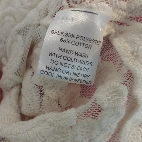 Gorgeous lace tank - Picture 4 of 4